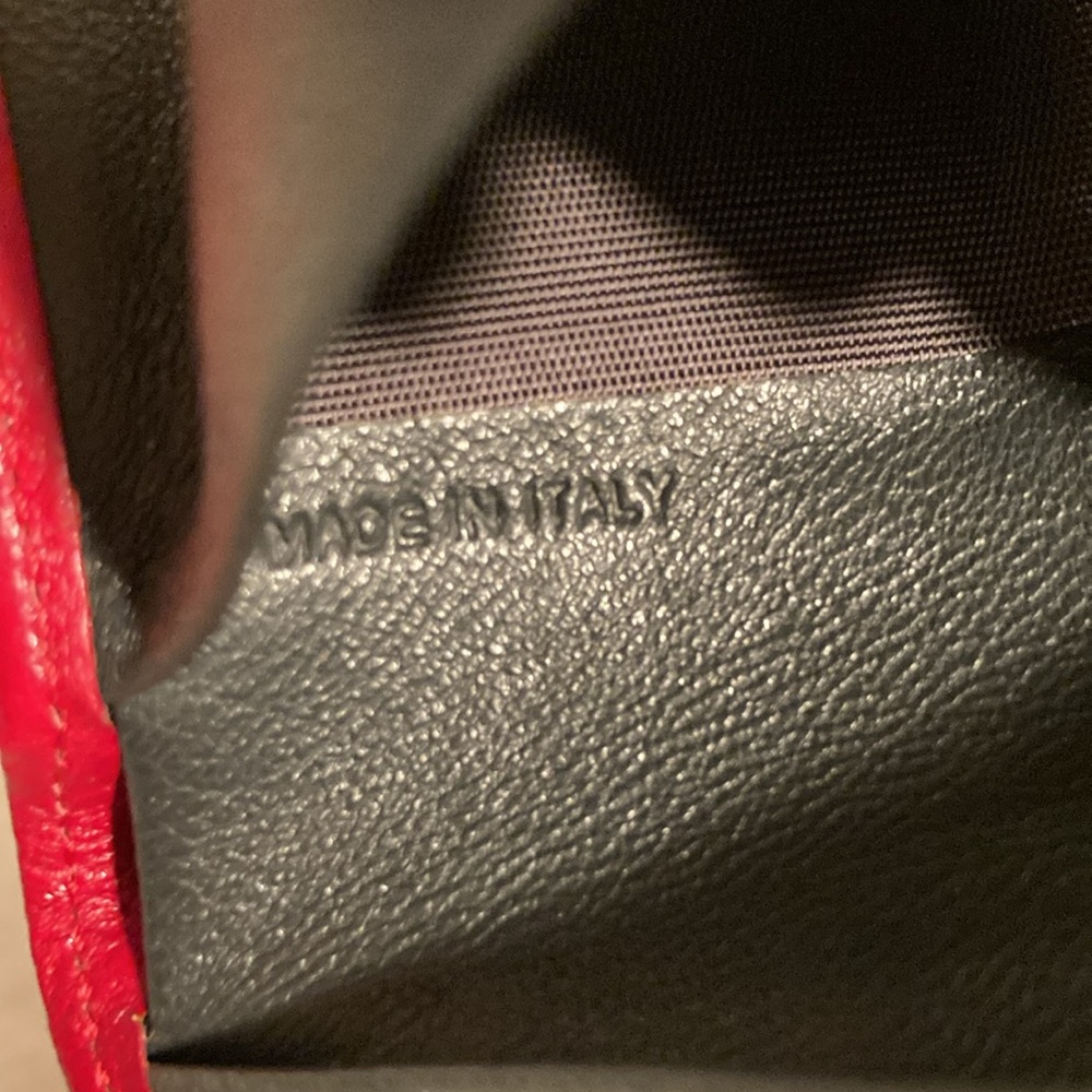 Ferrari Red Leather bifold Wallet made in Italy - Picture 5 of 16